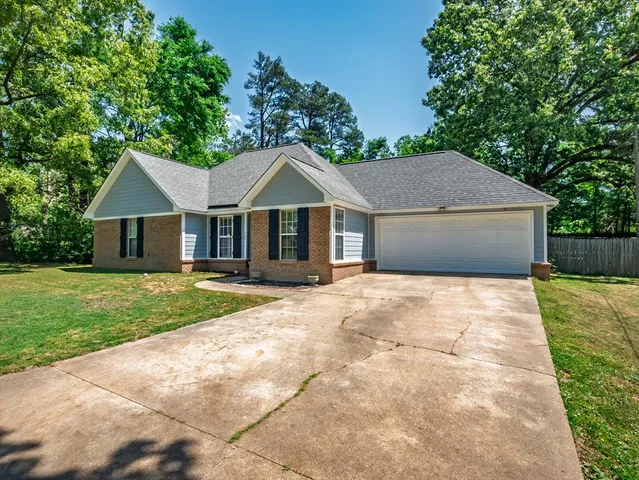 121 Hemlock Rd, Batesville, MS 38606