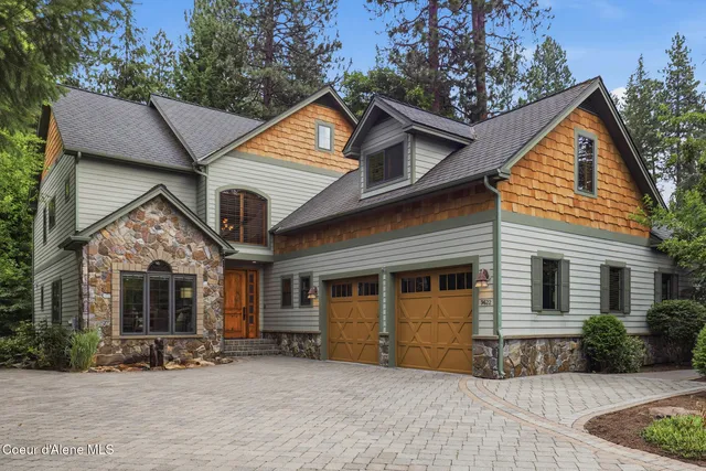 9622 N  Country Club Dr, Hayden Lake, ID 83835