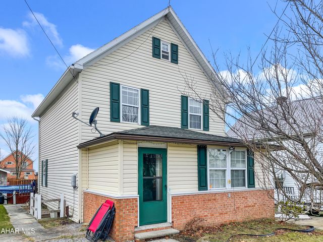 357 3rd St, Colver, PA 15927