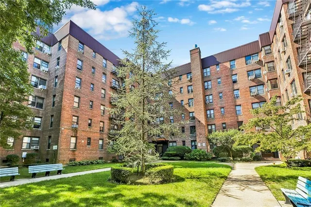 2280 Burnett St #2J, Brooklyn, NY 11229