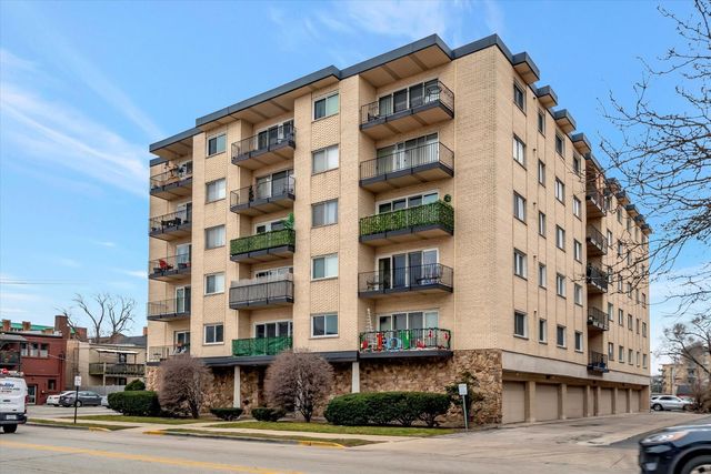 7314 Randolph St #4F, Forest Park, IL 60130