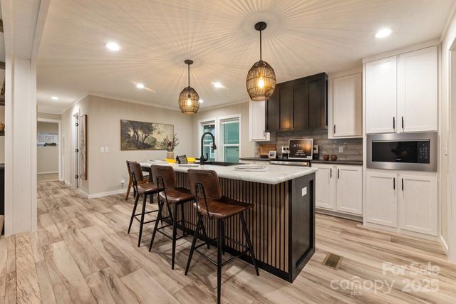 121 Green St, Connelly Springs, NC 28612