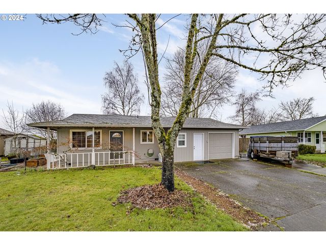 2543 NE Chalmers Way, McMinnville, OR 97128