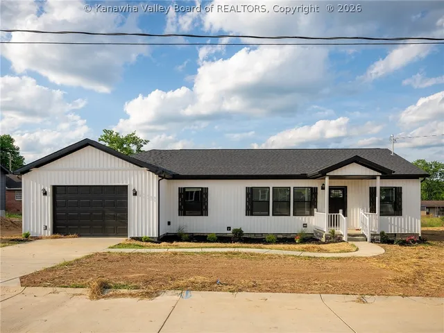 35 Copper Dr, Scott Depot, WV 25560