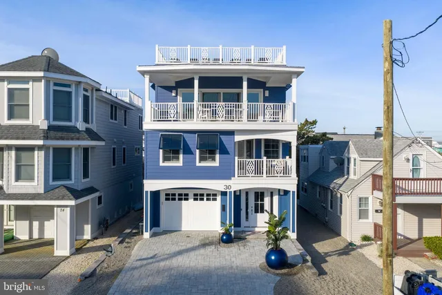 30 N  3rd St, Surf City, NJ 08008