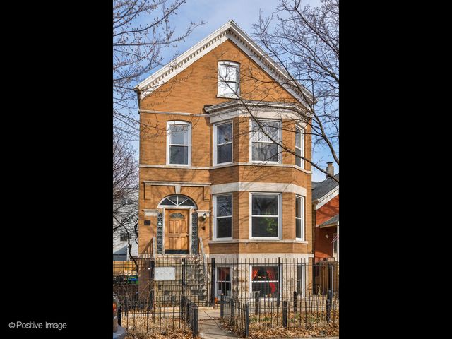 911 N  Mozart St, Chicago, IL 60622