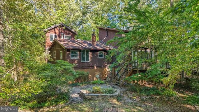 74 Stony Brook Rd, Hopewell, NJ 08525
