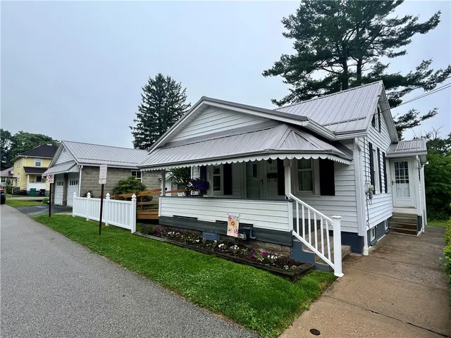 252 Papermill Ave, Indiana, PA 15701