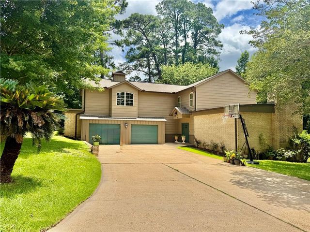 417 Hiawatha Trl, Pineville, LA 71360