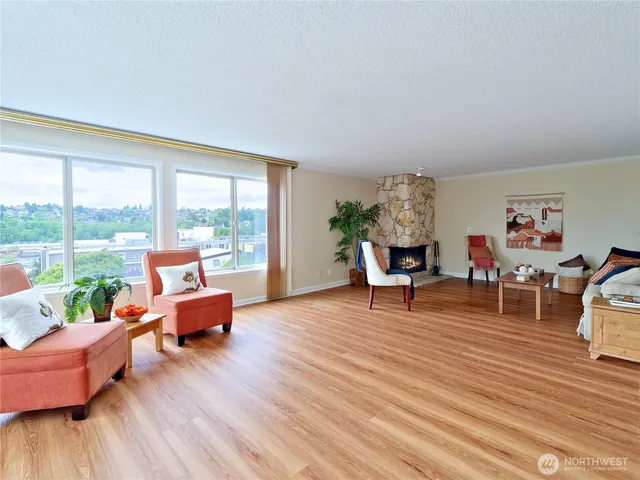 2219 13th Avenue W #1, Seattle, WA 98119