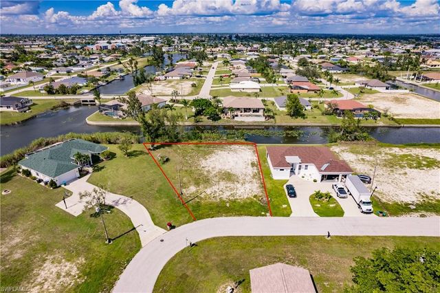 447 SW 22nd Ter, Cape Coral, FL 33991