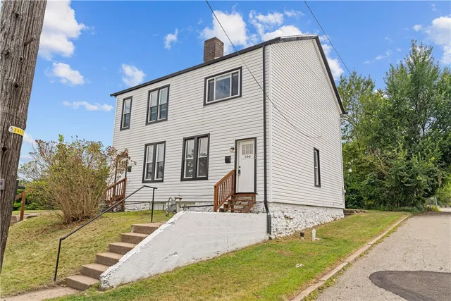 700 E  19th Ave, Homestead, PA 15120