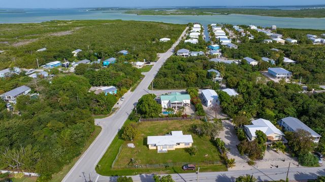 27007 Angelfish Rd, Ramrod Key, FL 33042