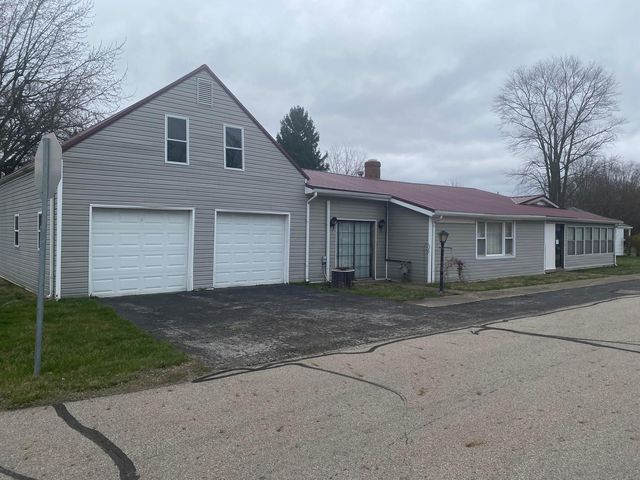 10790 2nd St, Mount Sterling, OH 43143