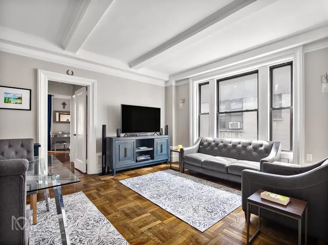 146 E  49th St #9C, Manhattan, NY 10017