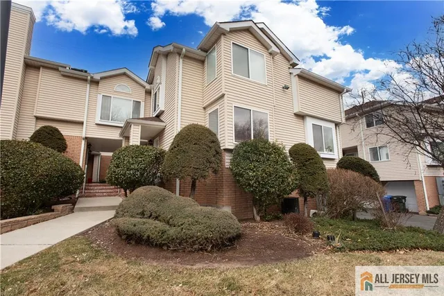 1706 Madaline Dr, Avenel, NJ 07001