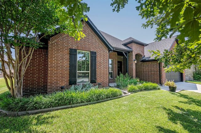 4009 Brookdale Rd, Benbrook, TX 76116
