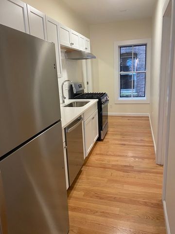 13 S  Russell St #1, Boston, MA 02114