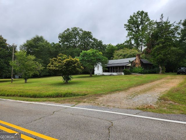 1177 Davis Rd, Carrollton, GA 30116