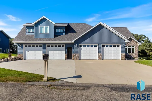 112 S  Sunrise St, Hendricks, MN 56136