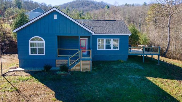 135 Dolly Cowart Ln, Otto, NC 28763