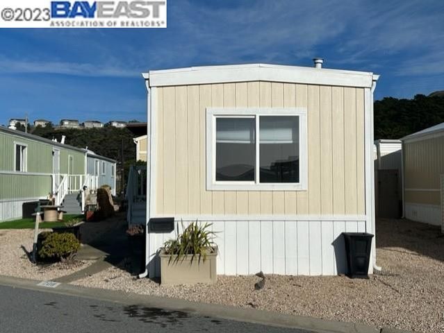 208 2nd Ave, Pacifica, CA 94044