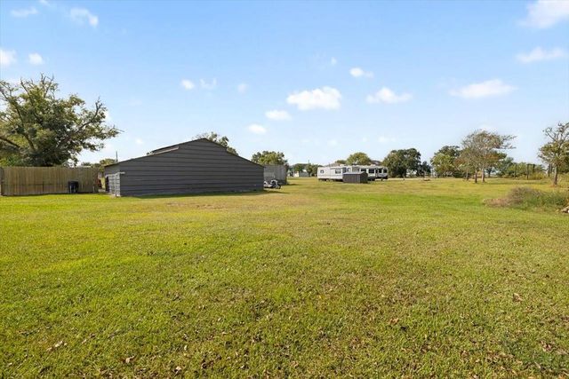 202 Spence St, Oakland, TX 77514