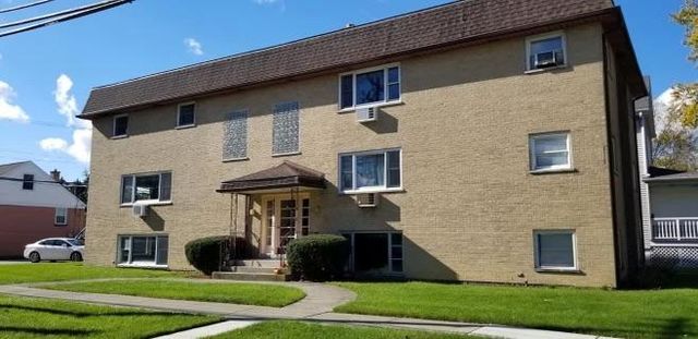 8923 Southview Ave #1S, Brookfield, IL 60513