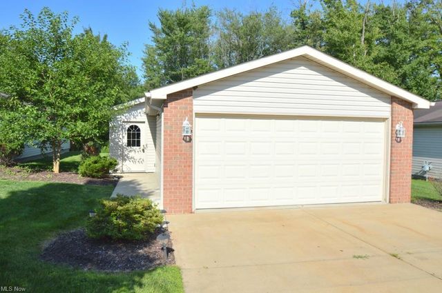 408 Orchard Hill Dr, Leetonia, OH 44431