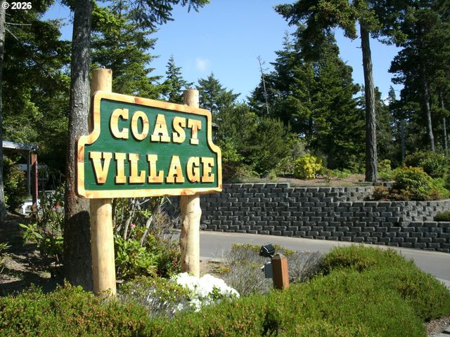 223 Azalea St, Florence, OR 97439