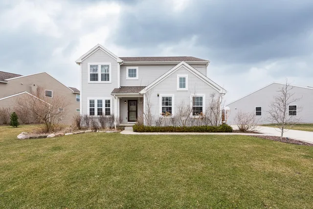 9308 Neumann Cir, Ypsilanti, MI 48197