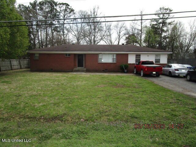 225 Terry Ave, Crenshaw, MS 38621