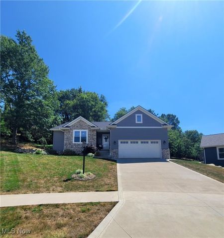 1364 2nd St NW, New Philadelphia, OH 44663