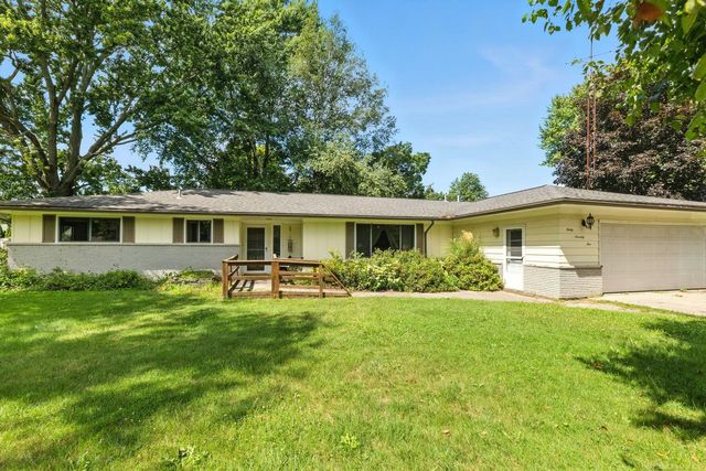 3075 Westcott Dr, Port Huron, MI 48060