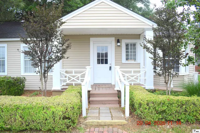 121 S  Cox St, Bastrop, LA 71220