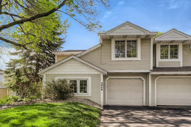 2046 Pathways Dr, Saint Paul, MN 55119