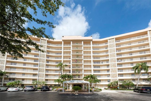 3507 Oaks Way #909, Pompano Beach, FL 33069