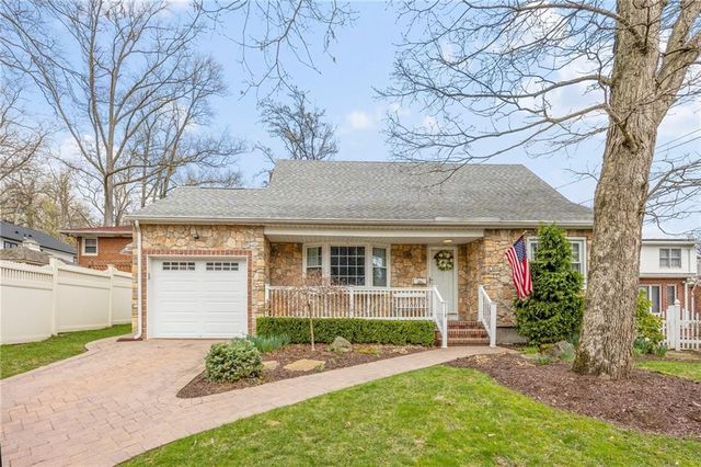 110 Forest Rd, Staten Island, NY 10304