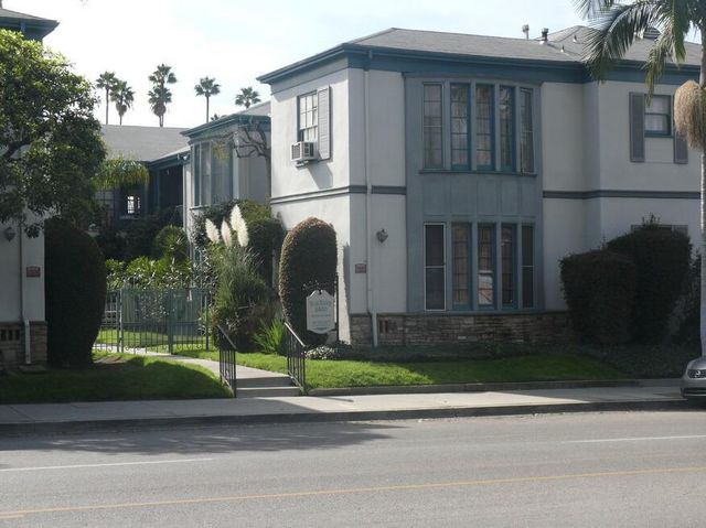 5400 Franklin Ave, Los Angeles, CA 90027
