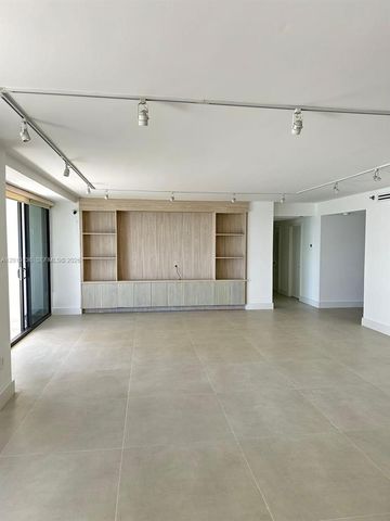 10205 Collins Ave #907, Bal Harbour, FL 33154