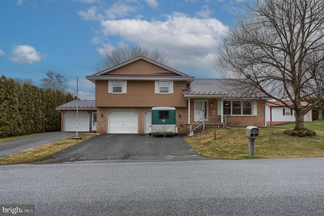 11 Glenwood Dr, Myerstown, PA 17067