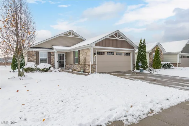 373 Pebble Creek Ct, Amherst, OH 44001