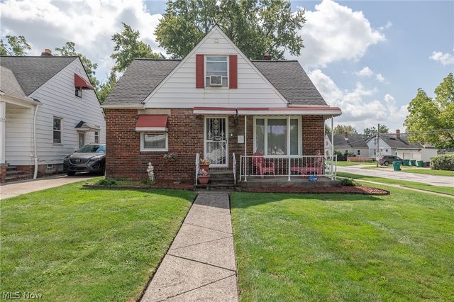17690 Mapleboro Ave, Maple Heights, OH 44137
