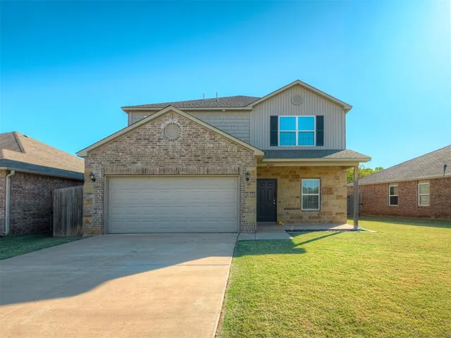 10204 Sussex Pl, Village, OK 73120