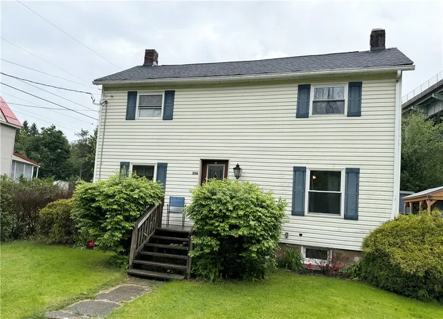 206 N  Race St, Worthington, PA 16262