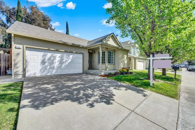 329 Ridgecrest Circle, Suisun City, CA 94585