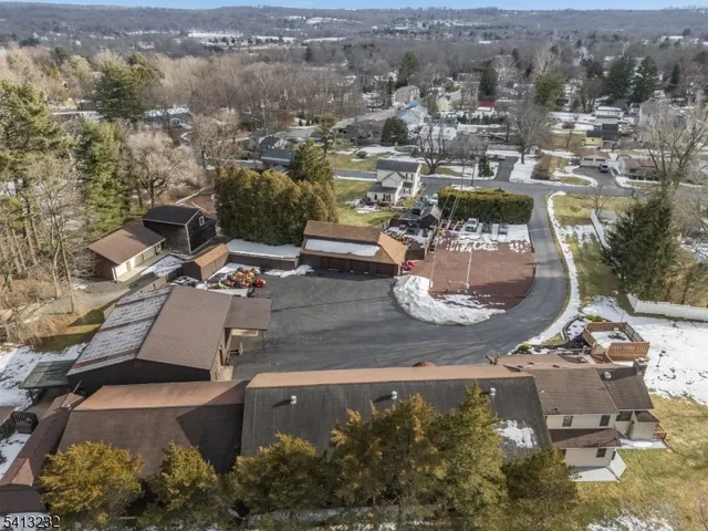 5 Larison Ln #1, Ringoes, NJ 08551