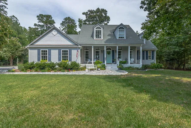 766 Twin Harbor Rd, Reedville, VA 22539