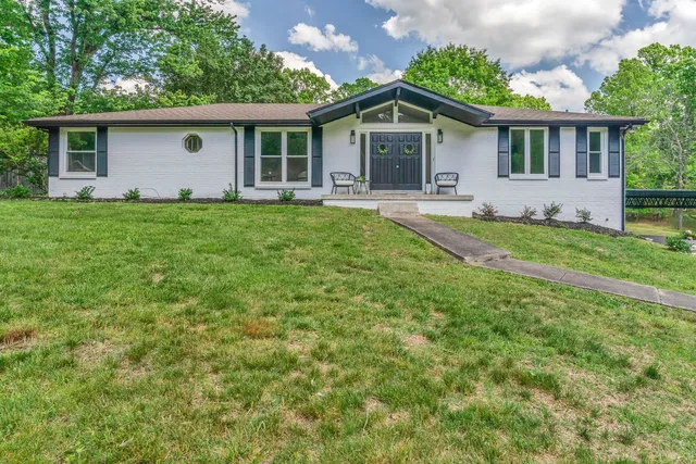1009 Primrose Dr, Greenbrier, TN 37073