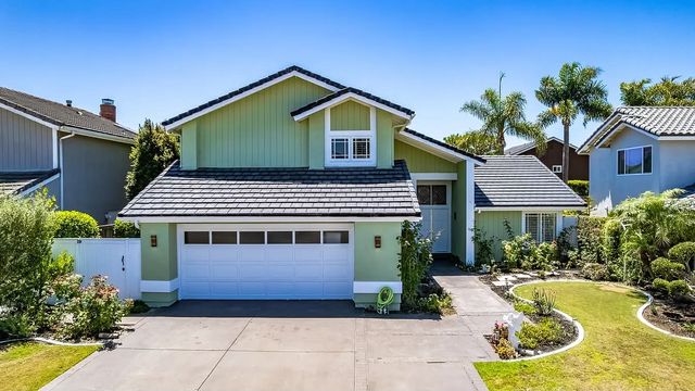 17675 Rainglen Ln, Huntington Beach, CA 92649